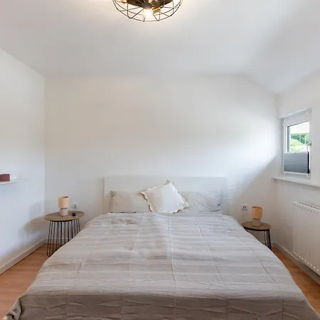 Zentrale In Nahe Altstadt & Burg *